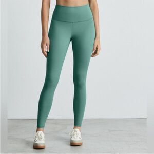 Everlane NWT The Perform 24/7 Legging Size Medium in Dark Mint Green